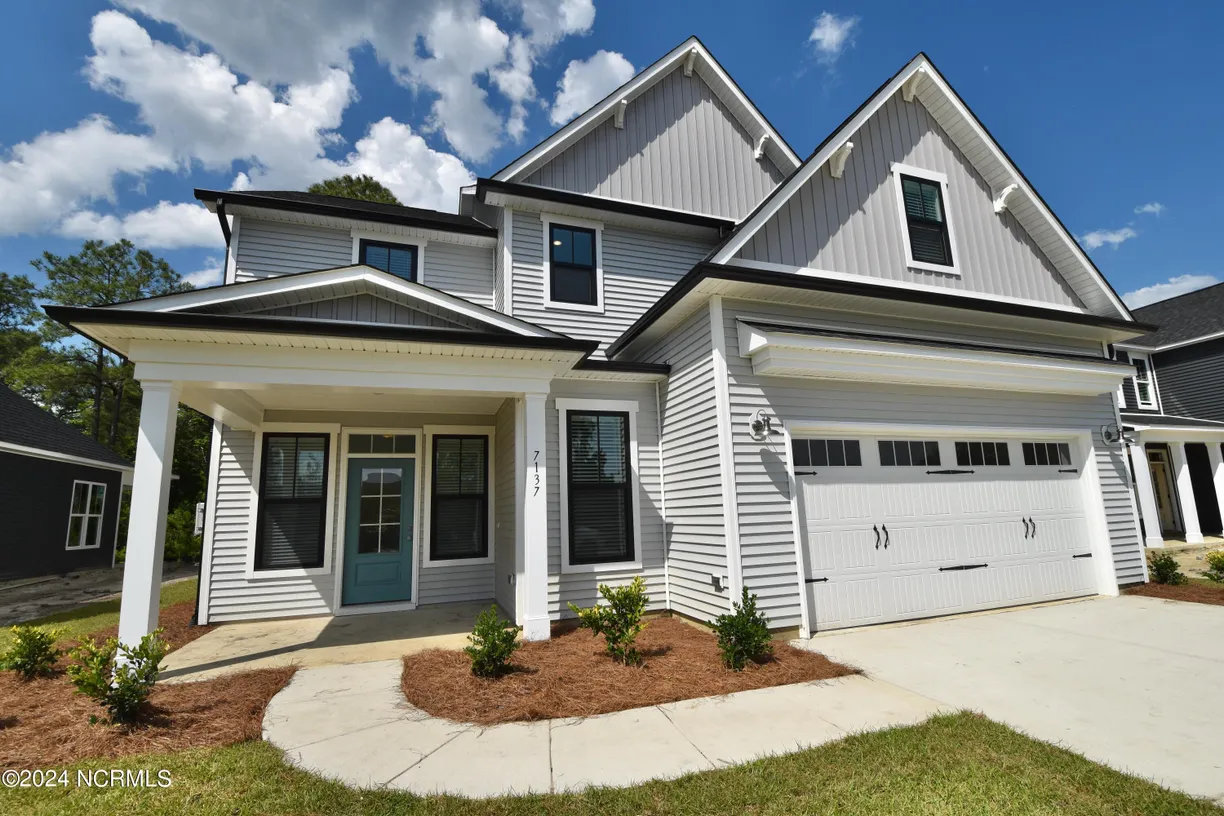 Wilmington, NC Real Estate | View 447 Galloping Foal | 5 Beds, 3 Baths