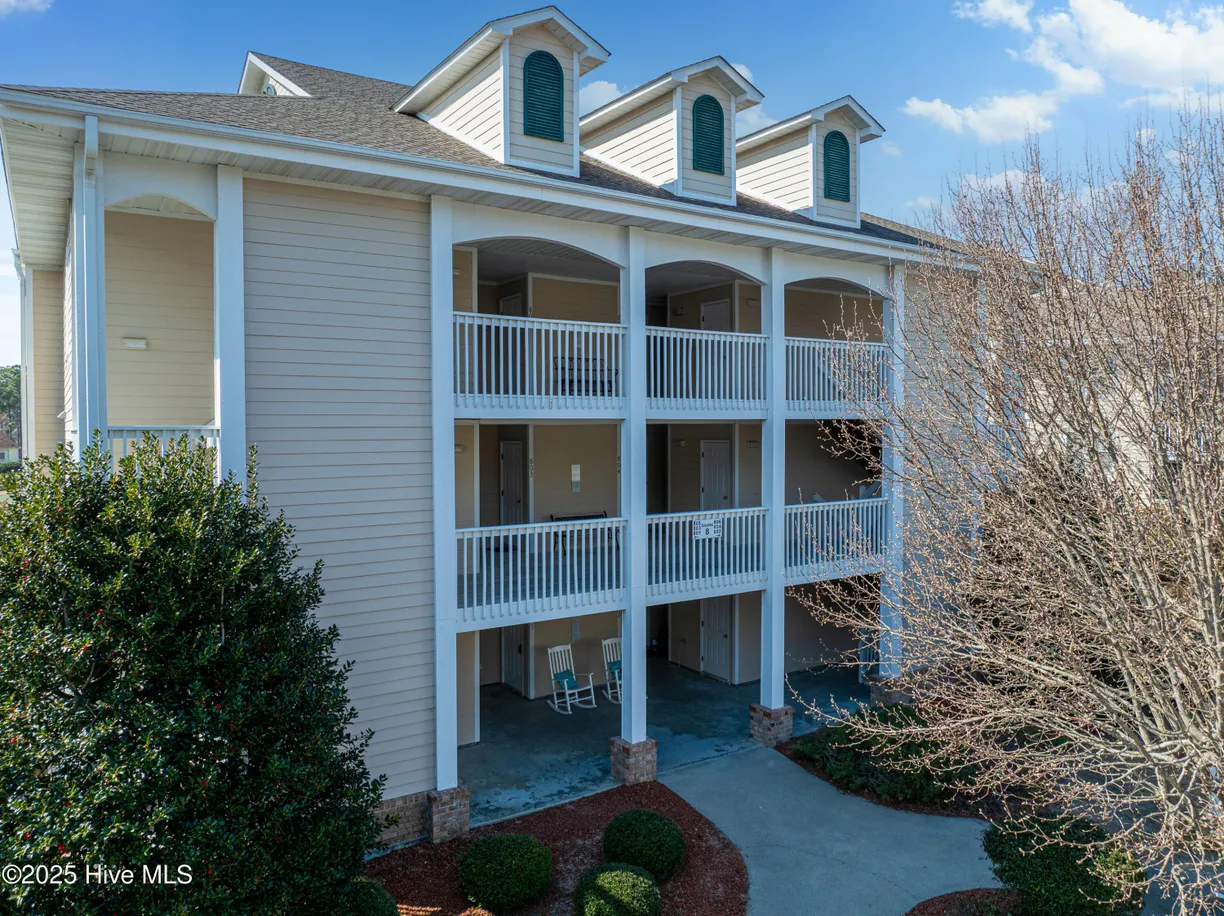 Wilmington, NC Real Estate | View 3350 Club Villas, 801 | 2 Beds, 2 Baths