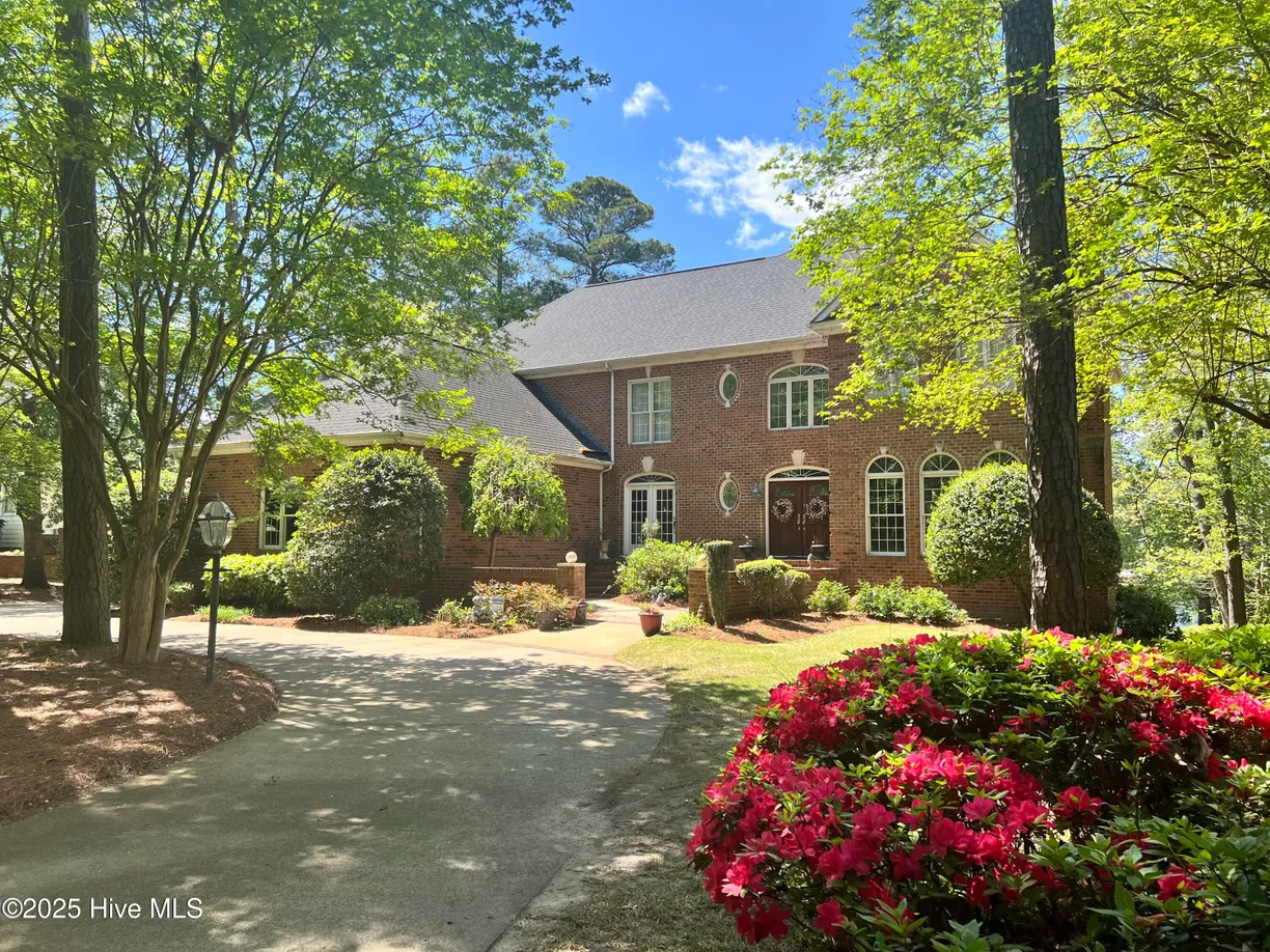 Wilmington, NC Real Estate | View 421 Dogwood | 5 Beds, 5 Baths