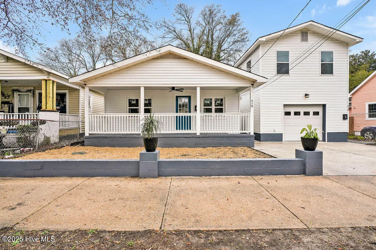Wilmington, NC Real Estate | View 618 S 8th | 5 Beds, 3 Baths
