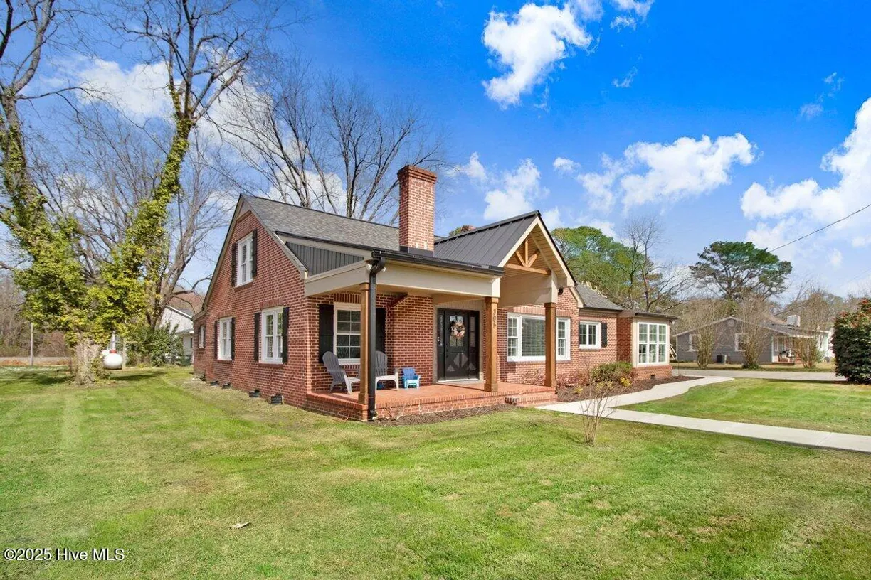 Wilmington, NC Real Estate | View 305 E First | 4 Beds, 3 Baths