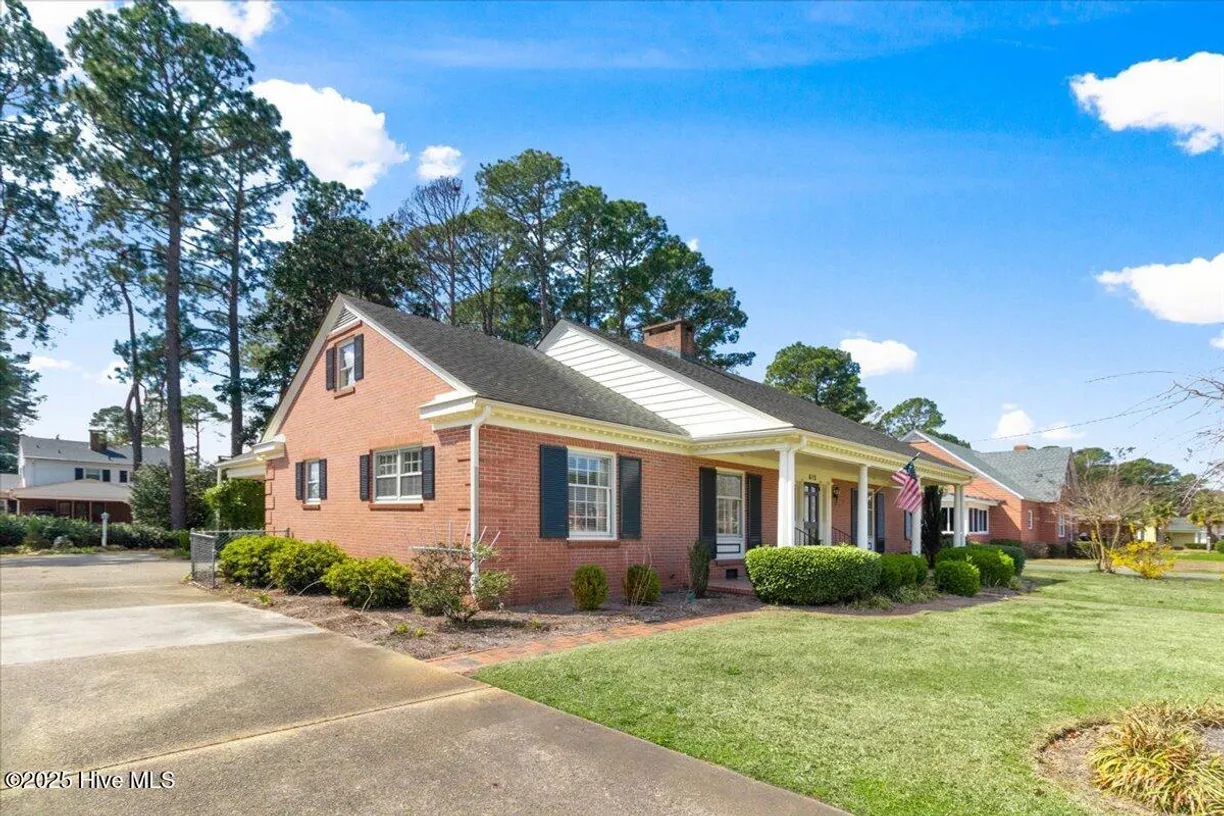 Wilmington, NC Real Estate | View 615 W Main | Listing