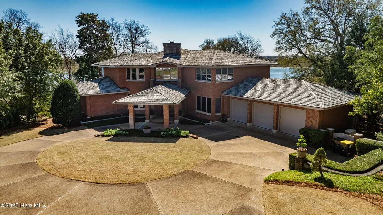 Wilmington, NC Real Estate | View 1409 Landfall | 4 Beds, 4 Baths