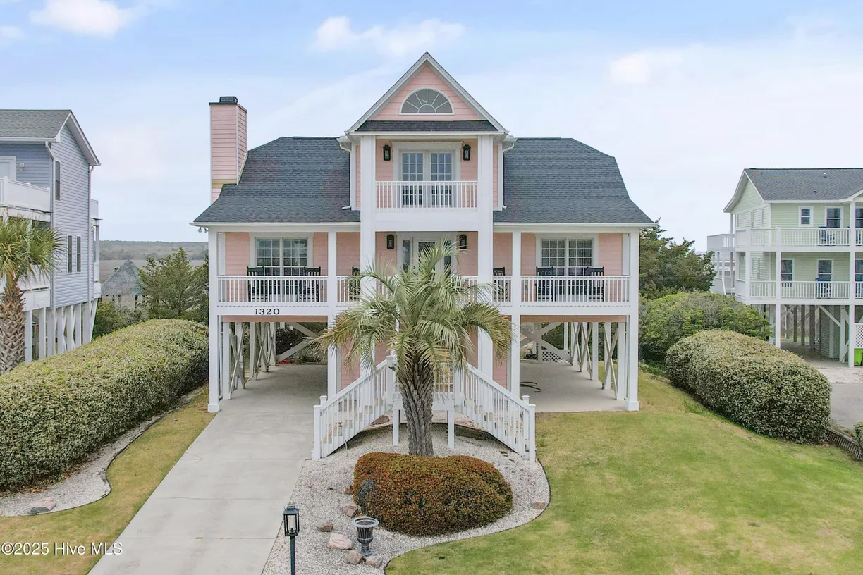 Wilmington, NC Real Estate | View  | 3 Beds, 3 Baths