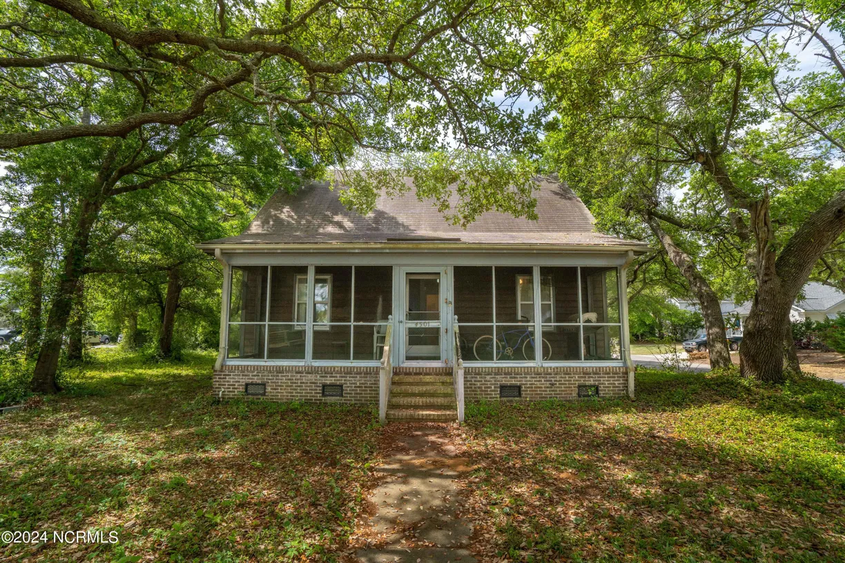 Wilmington, NC Real Estate | View 4501 E Oak Island | 4 Beds, 2 Baths
