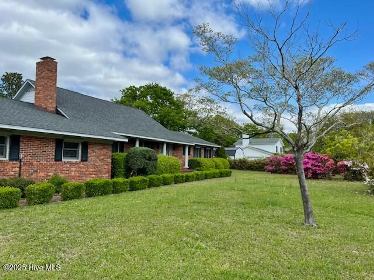 Wilmington, NC Real Estate | View 2165 Scotts Hill Loop | 3 Beds, 3 Baths