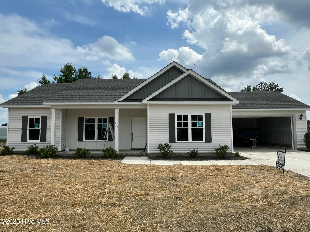 Wilmington, NC Real Estate | View 102 E Sillinger | 3 Beds, 2 Baths