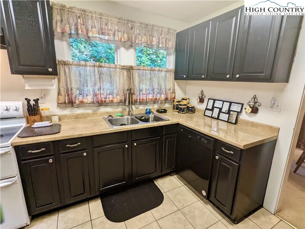 Charlotte Real Estate | View 46 Tree Farm | Listing
