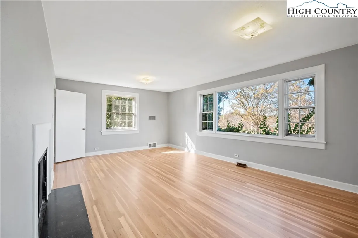 Charlotte Real Estate | View 112 NE Bleynat Street | Listing