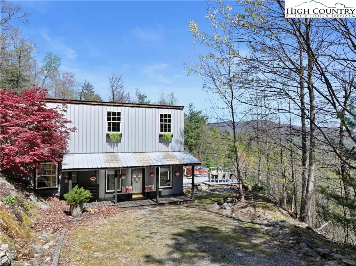 Charlotte Real Estate | View 3086 Summit Road | 1 Bed, 1 Bath