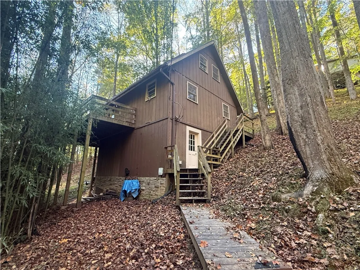 419 Saddle Lane, Deep Gap, NC 28618 Property for sale