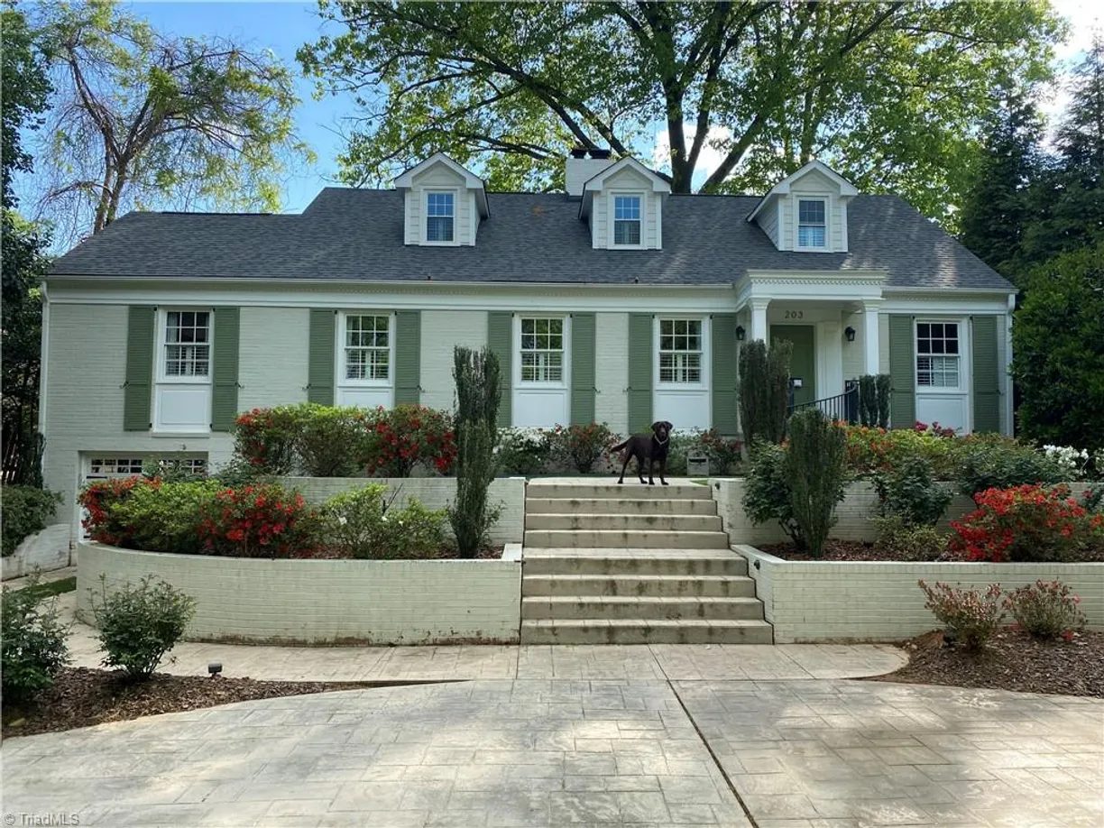 Charlotte Real Estate | View 203 Elmwood Drive | 4 Beds, 4 Baths