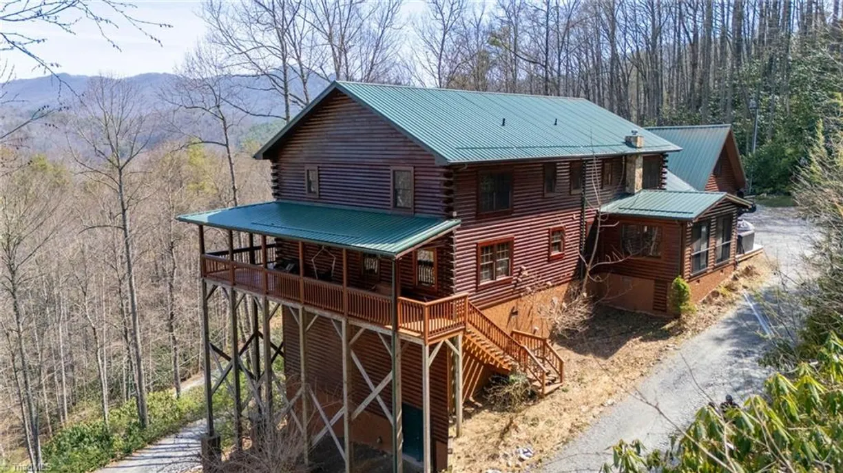 Charlotte Real Estate | View 1709 Broadstone Road | 7 Beds, 5 Baths