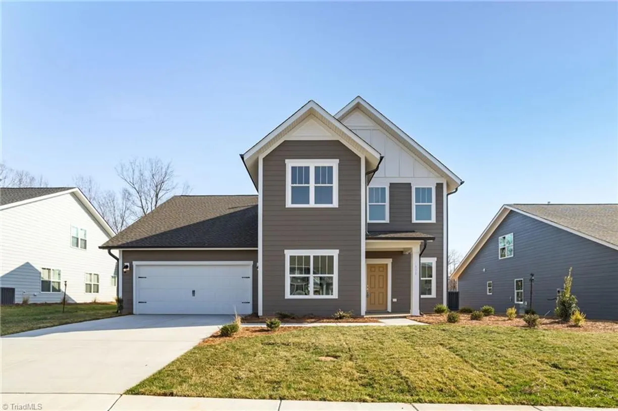Charlotte Real Estate | View 1675 Ashmead Lane | 4 Beds, 3 Baths