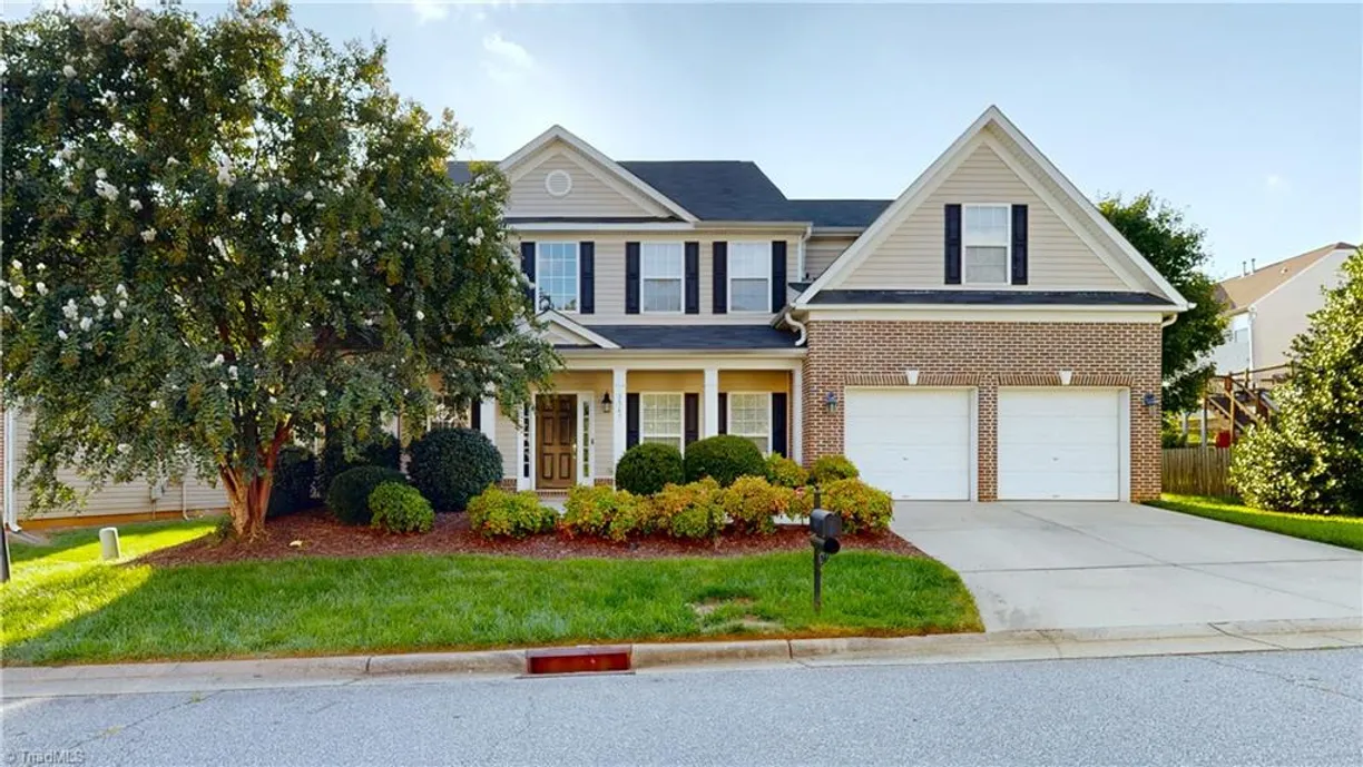 Charlotte Real Estate | View 3547 Meadow Glen Court | 5 Beds, 3 Baths