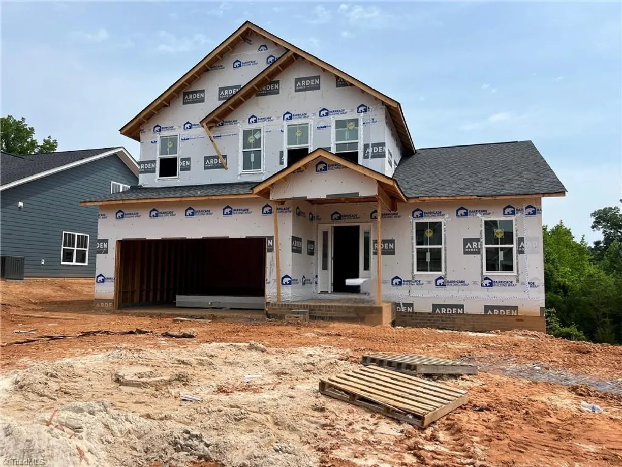 Charlotte Real Estate | View 1663 Ashmead Lane | 4 Beds, 3 Baths