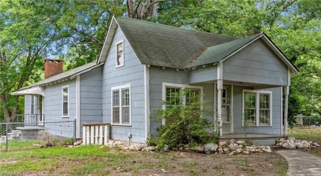Charlotte Real Estate | View 1423 Westchapel Road | 3 Beds, 1 Bath