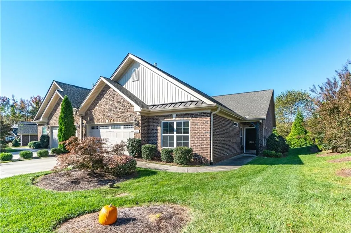 Charlotte Real Estate | View 1300 Friedberg Village Drive | 3 Beds, 2 Baths