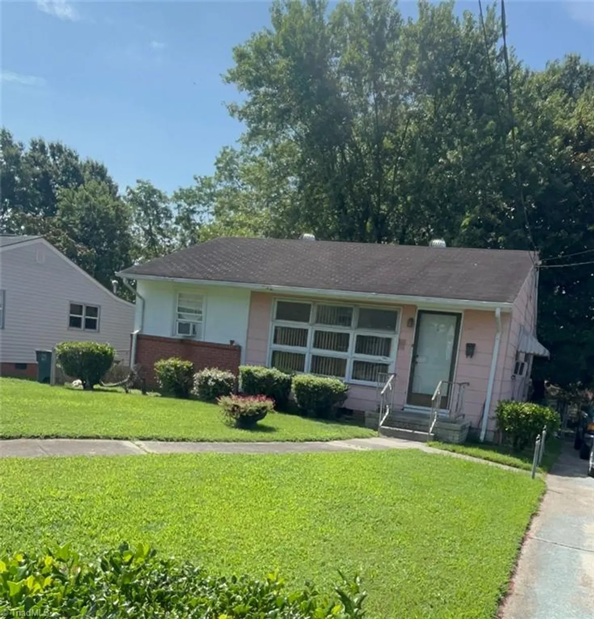 Charlotte Real Estate | View 928 Stephens Street | 2 Beds, 1 Bath