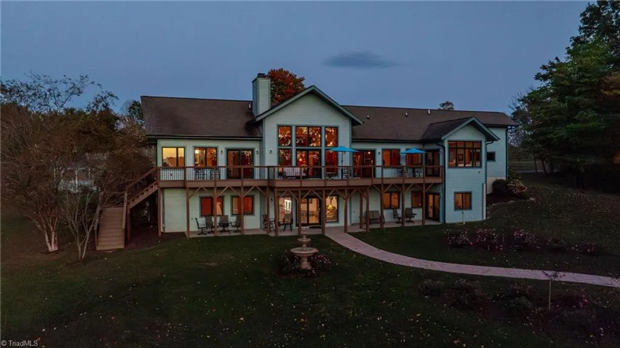 Charlotte Real Estate | View  | Listing