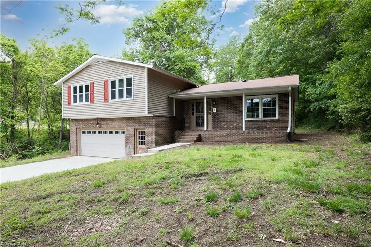 Charlotte Real Estate | View 2725 New Walkertown Road | 4 Beds, 2 Baths