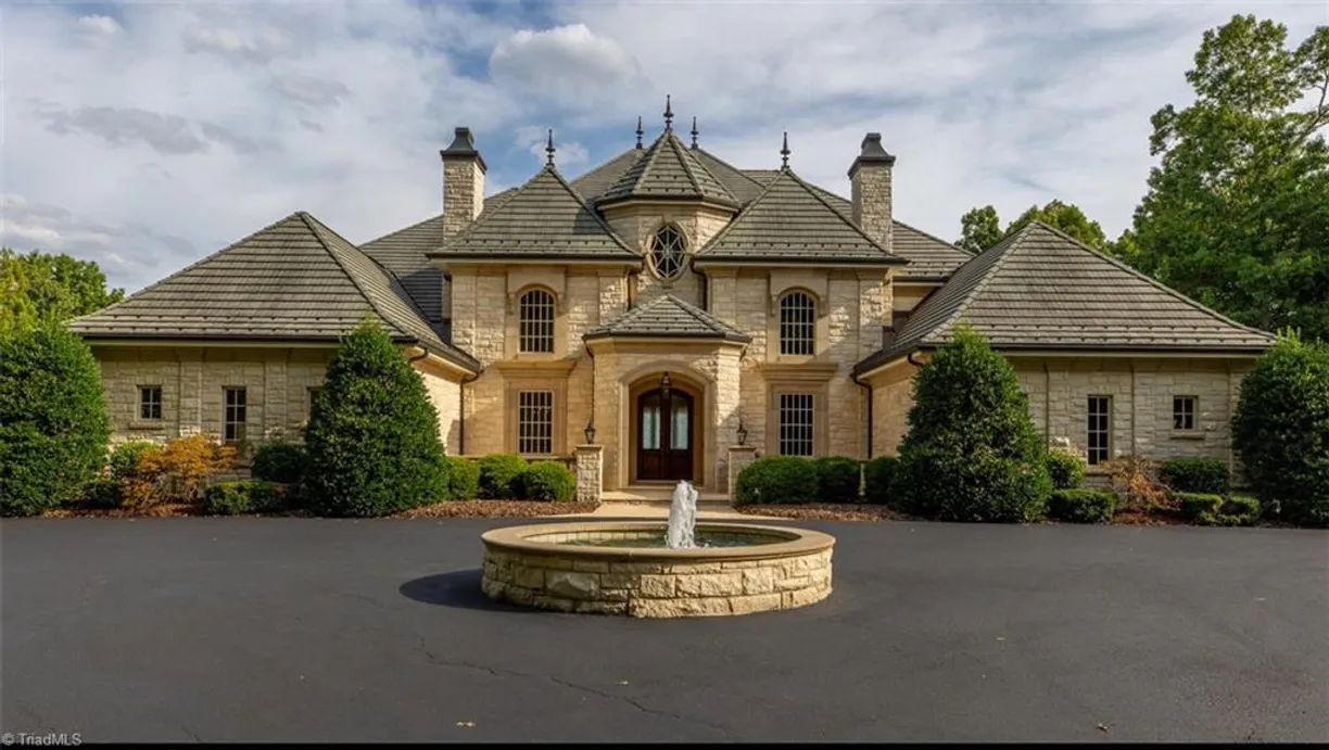 Charlotte Real Estate | View  | 5 Beds, 4 Baths