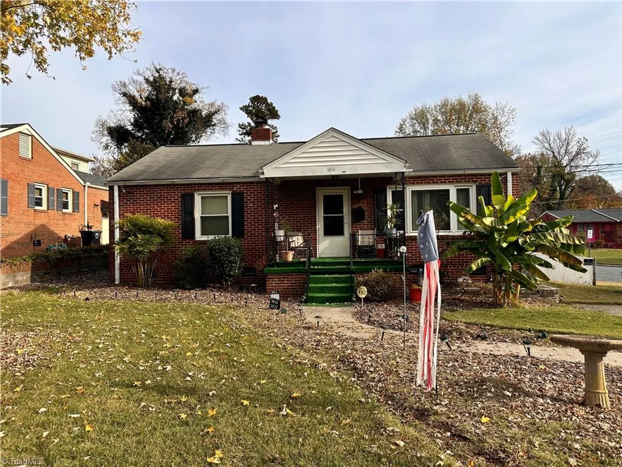 Charlotte Real Estate | View 1811 S Benbow Road | 3 Beds, 1 Bath