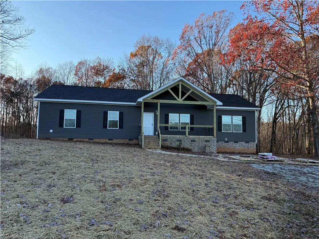 Charlotte Real Estate | View 189 Henley Country Road | 3 Beds, 2 Baths