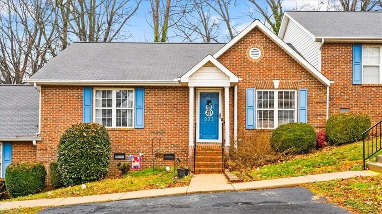 Charlotte Real Estate | View 223 Walker Avenue | 2 Beds, 2 Baths