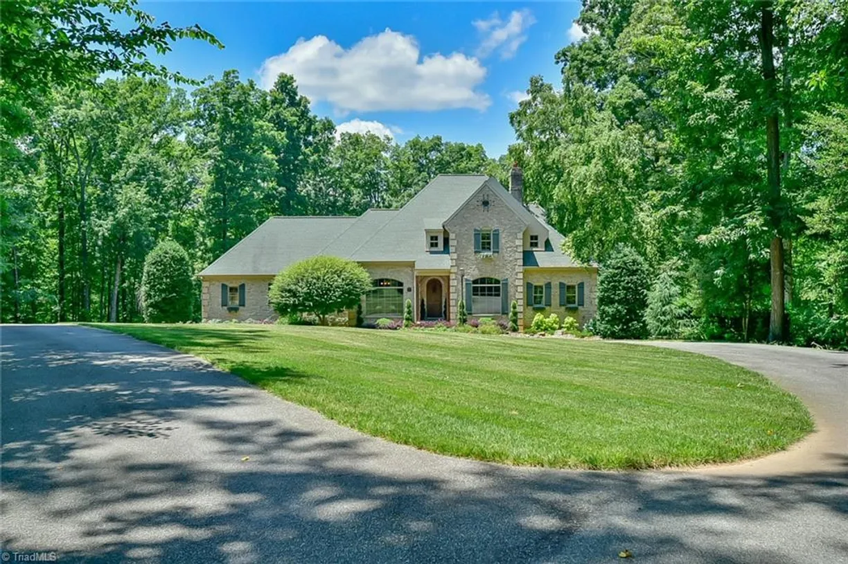 Charlotte Real Estate | View 2547 Beechwood Drive | Listing