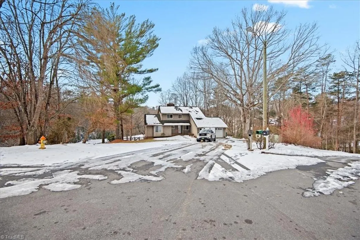 Charlotte Real Estate | View 191 Quail Run Road | 4 Beds, 3 Baths