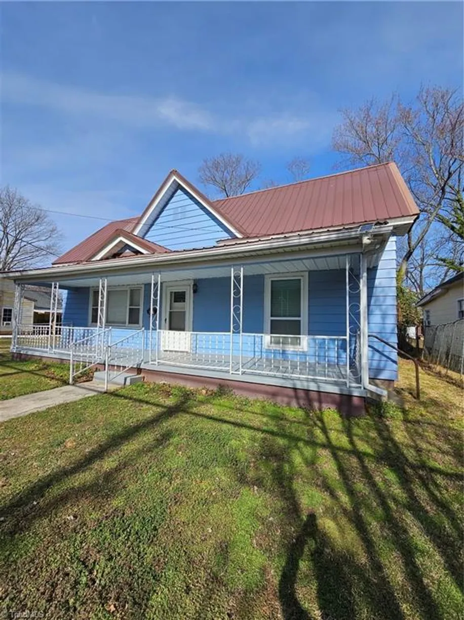 Charlotte Real Estate | View 414 S Yadkin Avenue | 2 Beds, 2 Baths