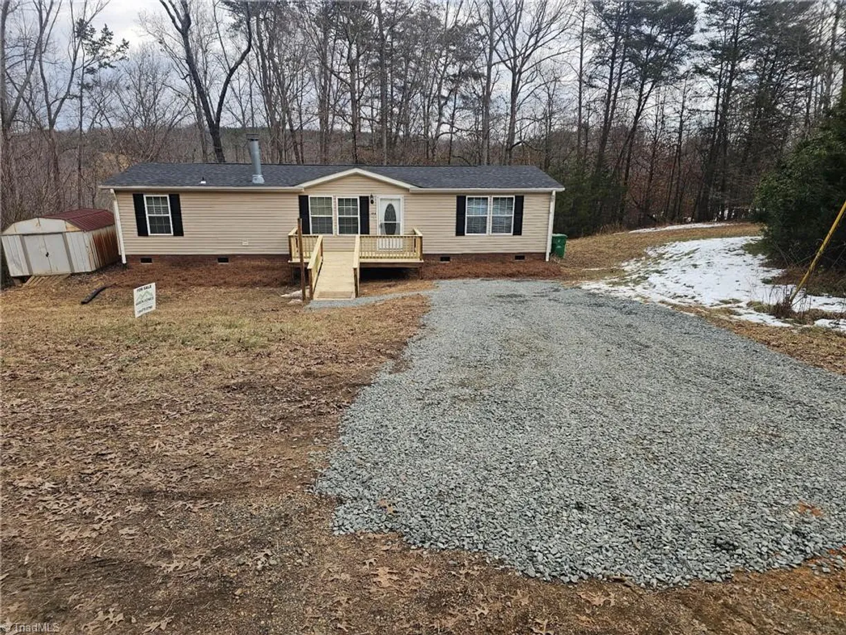 Charlotte Real Estate | View 1046 Walsh Way | 3 Beds, 2 Baths