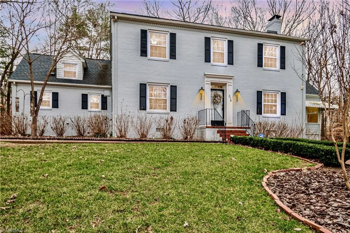 Charlotte Real Estate | View 319 Elam Avenue | 4 Beds, 3 Baths