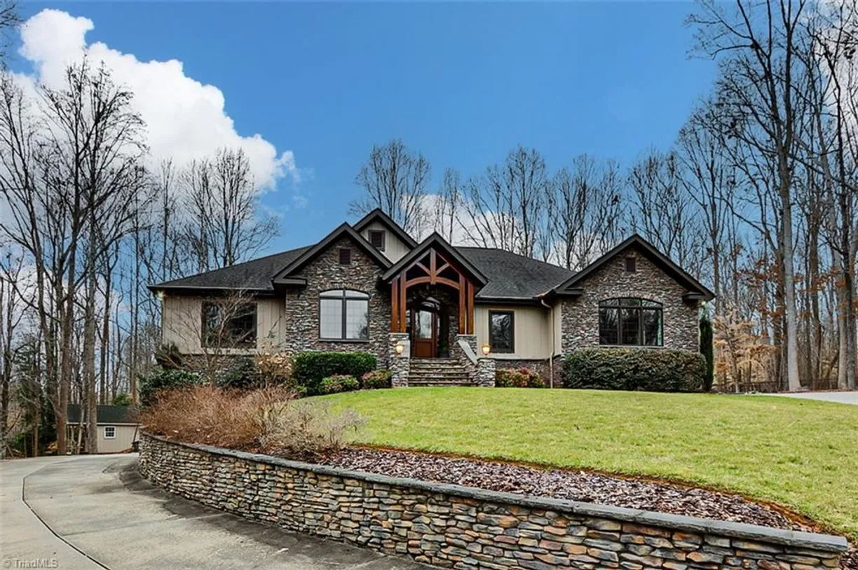 Charlotte Real Estate | View 868 Laurel Drive | Listing