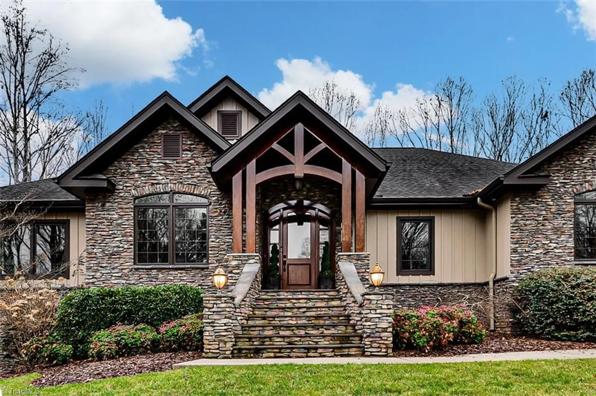Charlotte Real Estate | View 868 Laurel Drive | 3 Beds, 3 Baths