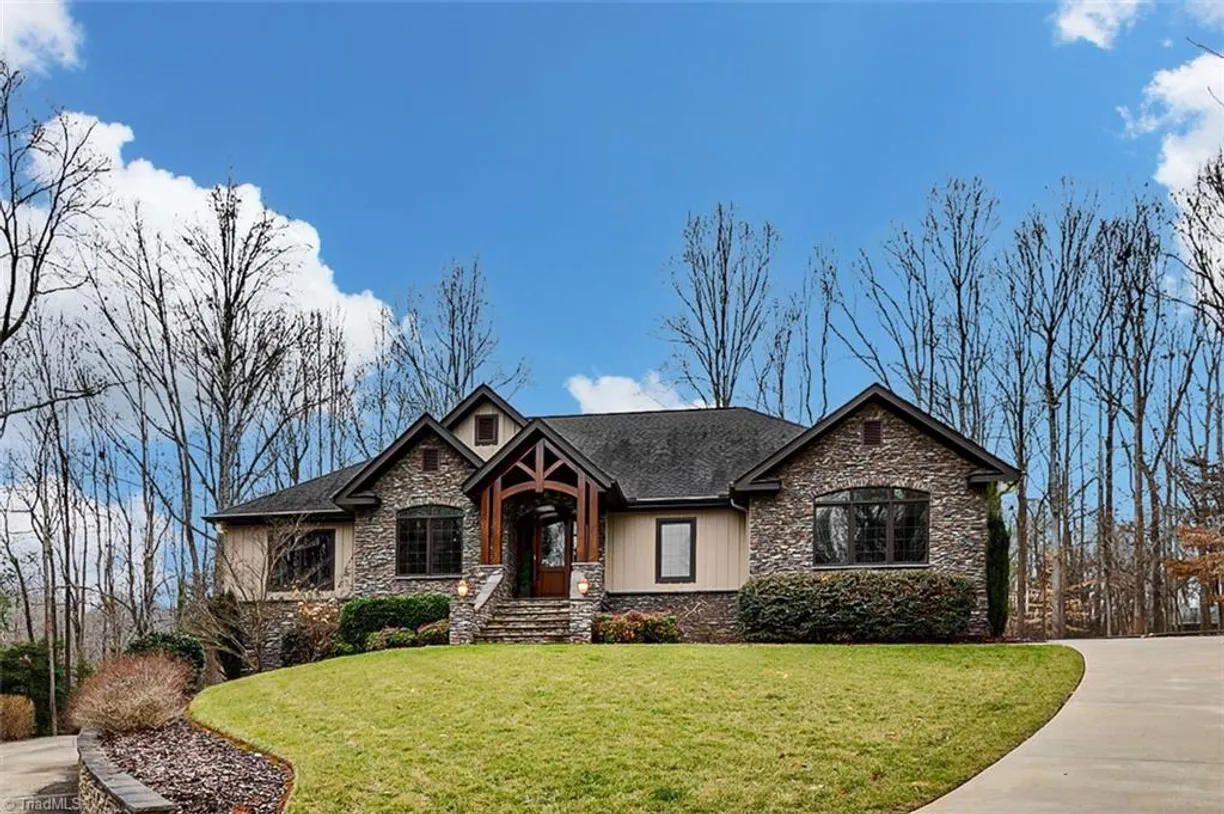 Charlotte Real Estate | View 868 Laurel Drive | Listing