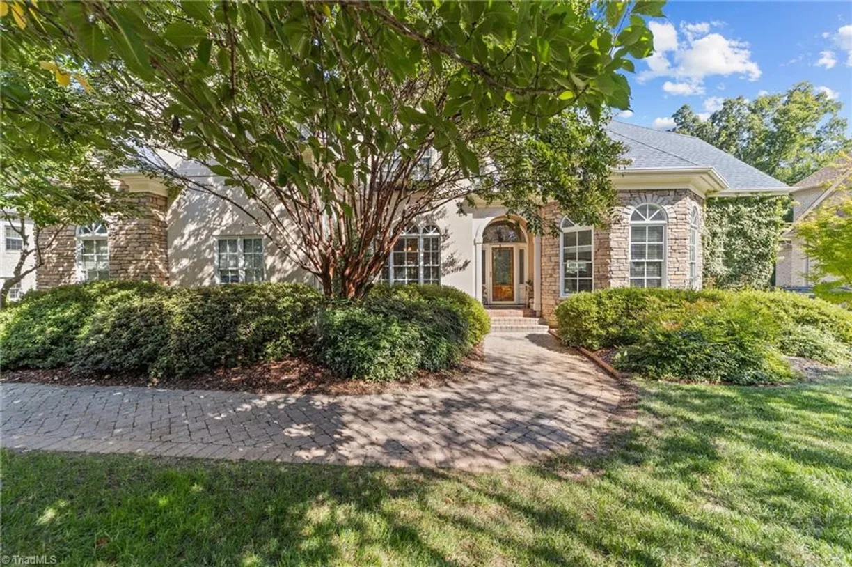 Charlotte Real Estate | View 900 Jefferson Wood Lane | 5 Beds, 4 Baths