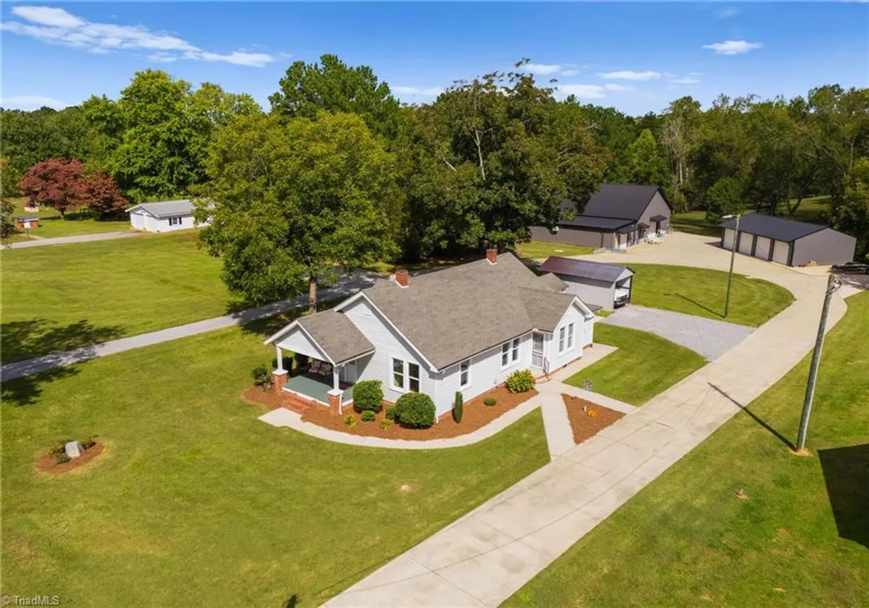Charlotte Real Estate | View 5070 Woodleaf Road | 2 Beds, 2 Baths