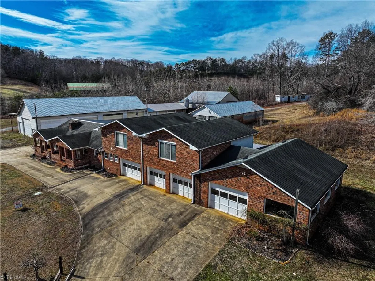 Charlotte Real Estate | View 2914 Red Brush Road | 3 Beds, 3 Baths