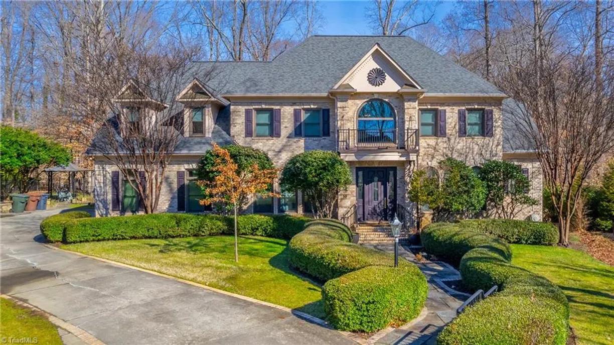 Charlotte Real Estate | View 10 Postbridge Court | 5 Beds, 4 Baths