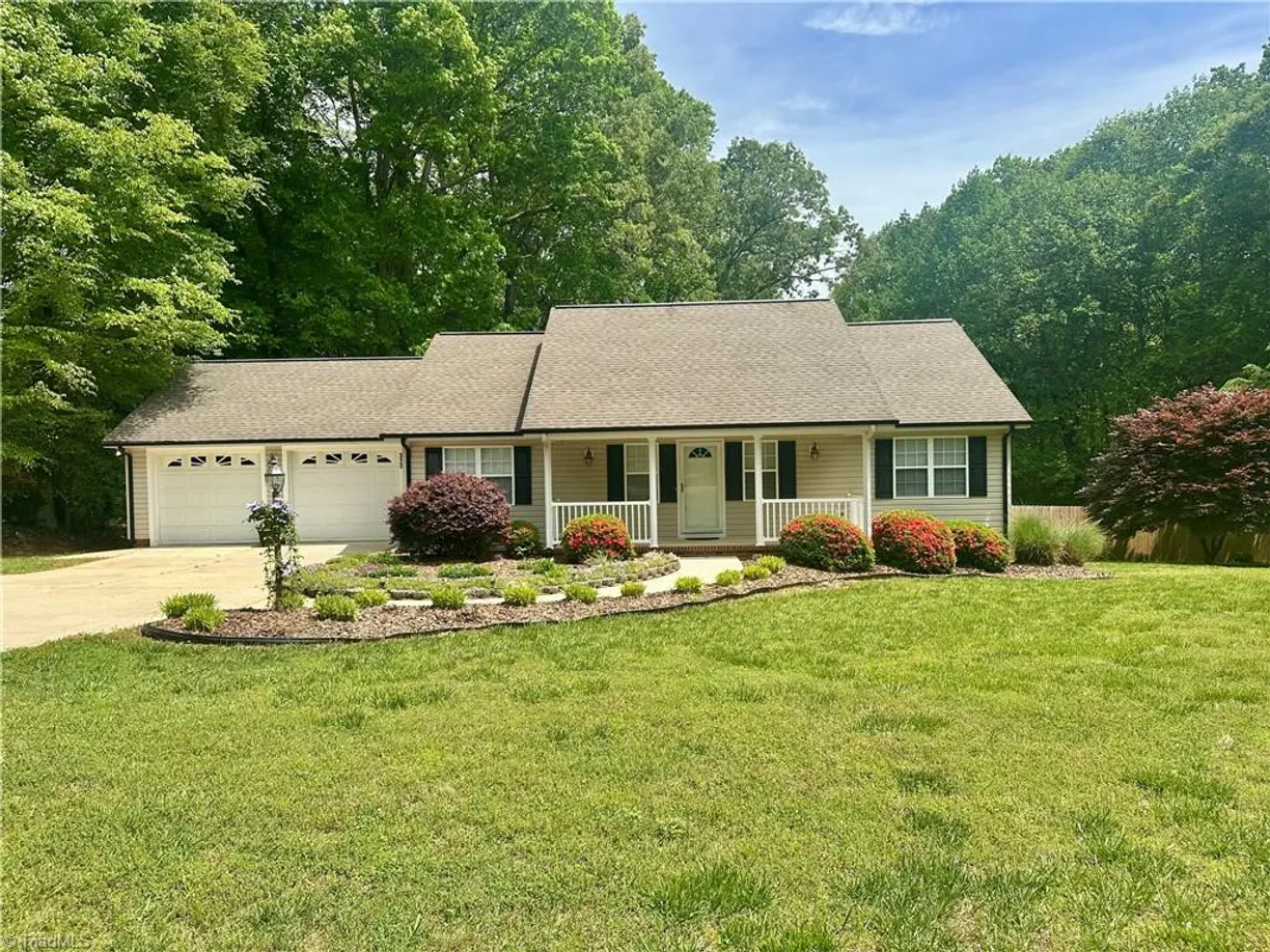 Charlotte Real Estate | View 313 Back Creek Terrace | 3 Beds, 2 Baths