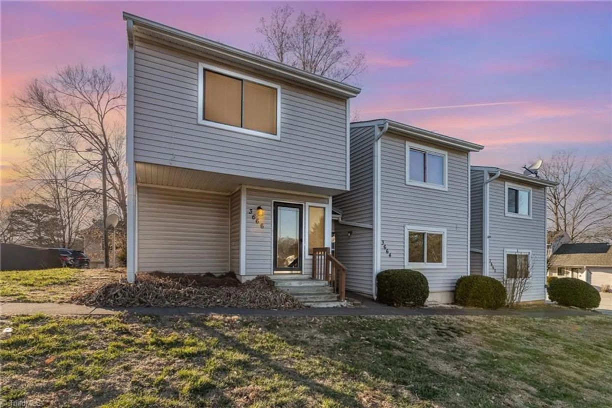 Charlotte Real Estate | View 3666 Heathrow Drive | 2 Beds, 2 Baths