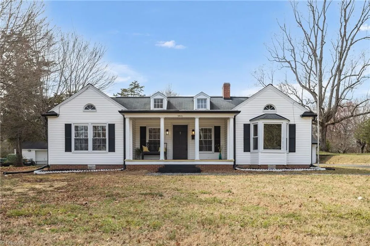 Charlotte Real Estate | View 3740 Konnoak Drive | 3 Beds, 2 Baths