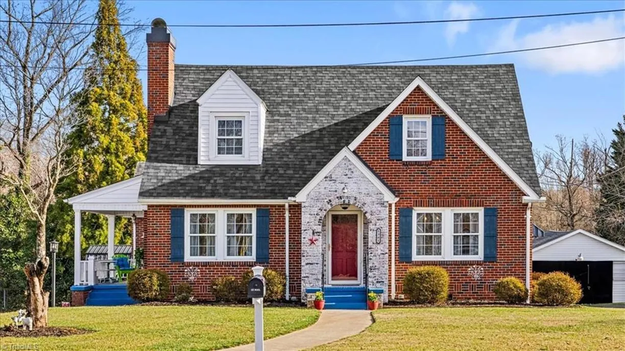 Charlotte Real Estate | View 1301 Richardson Drive | 4 Beds, 3 Baths