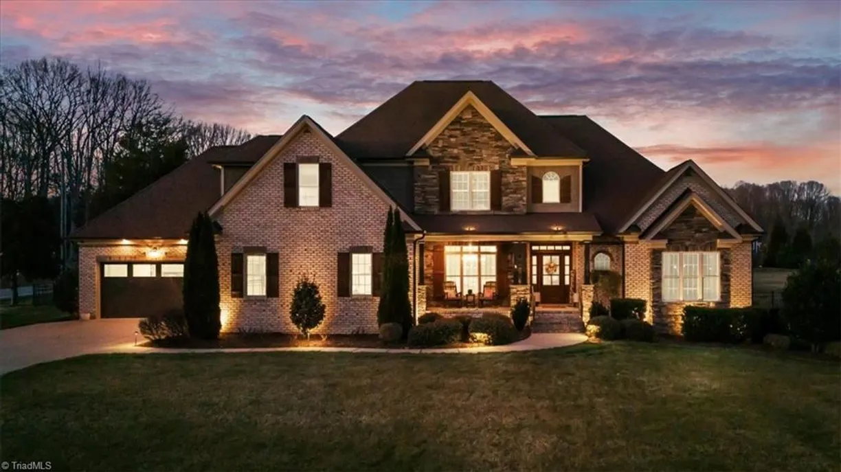 Charlotte Real Estate | View 6640 Linville Ridge Drive | 4 Beds, 4 Baths