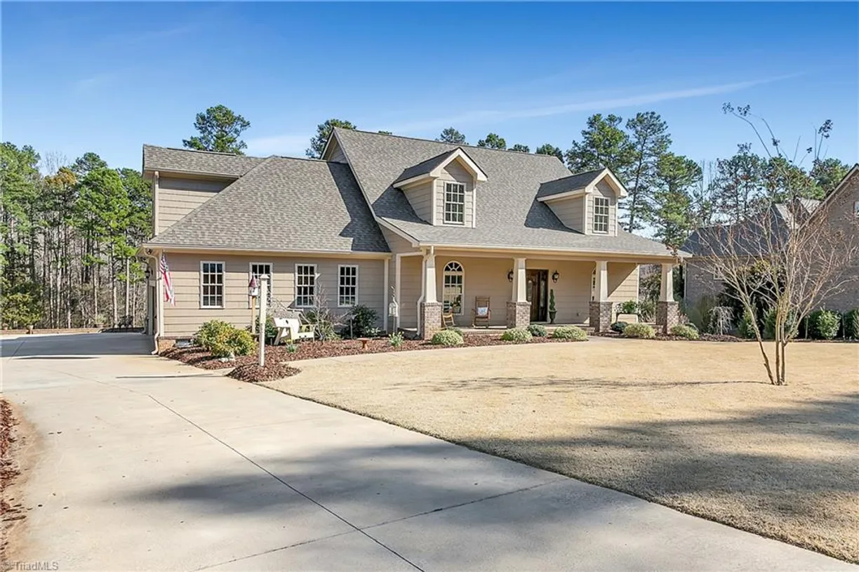 Charlotte Real Estate | View 2634 Fox Ridge Road | Listing