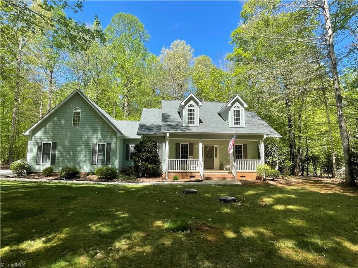 Charlotte Real Estate | View 613 Hamecon Place | 3 Beds, 2 Baths