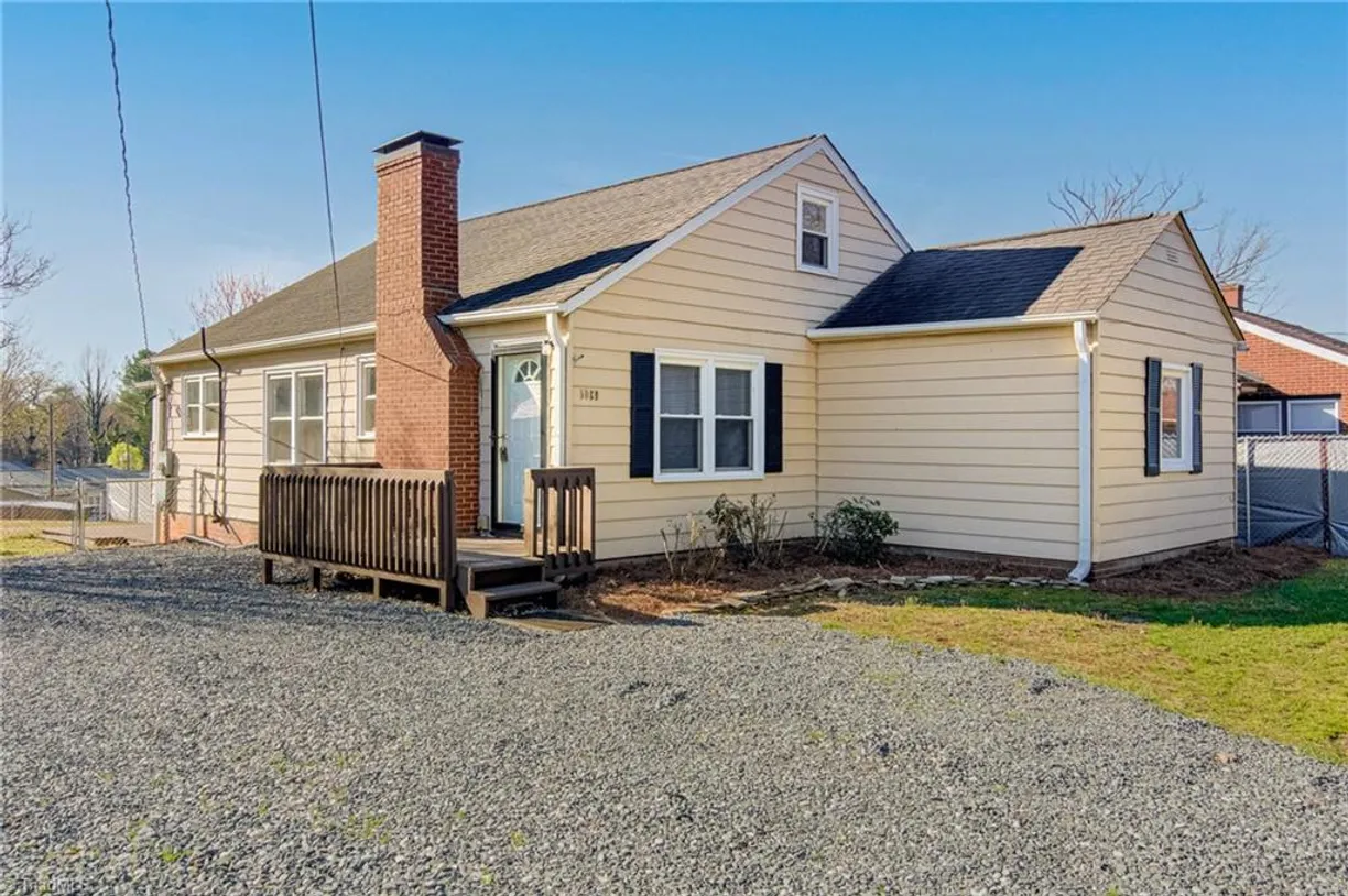 Charlotte Real Estate | View 5089 Baux Mountain Road | 2 Beds, 1 Bath