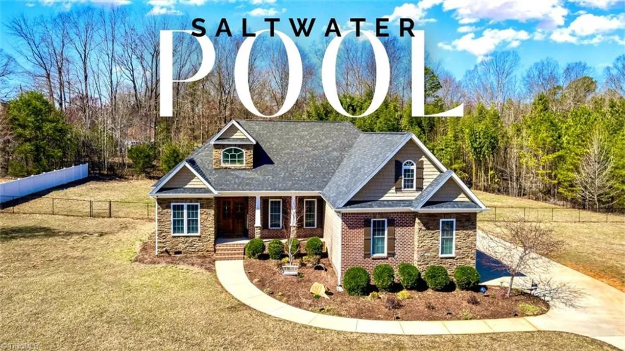 Charlotte Real Estate | View 3827 Tarmac Drive | 4 Beds, 2 Baths